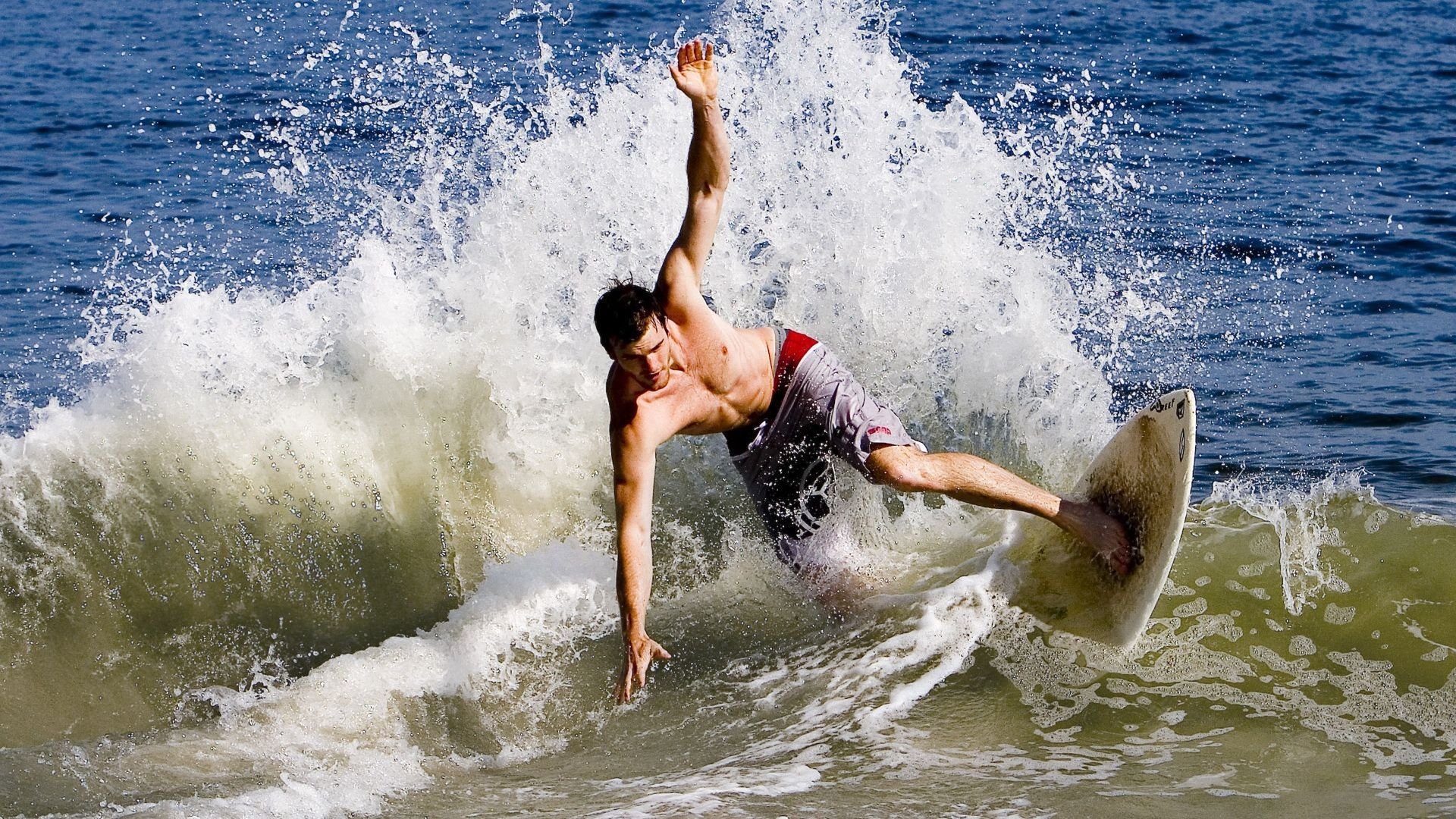 国王强势崛起福克斯领衔球队齐头并进，福克斯44分国王胜勇士